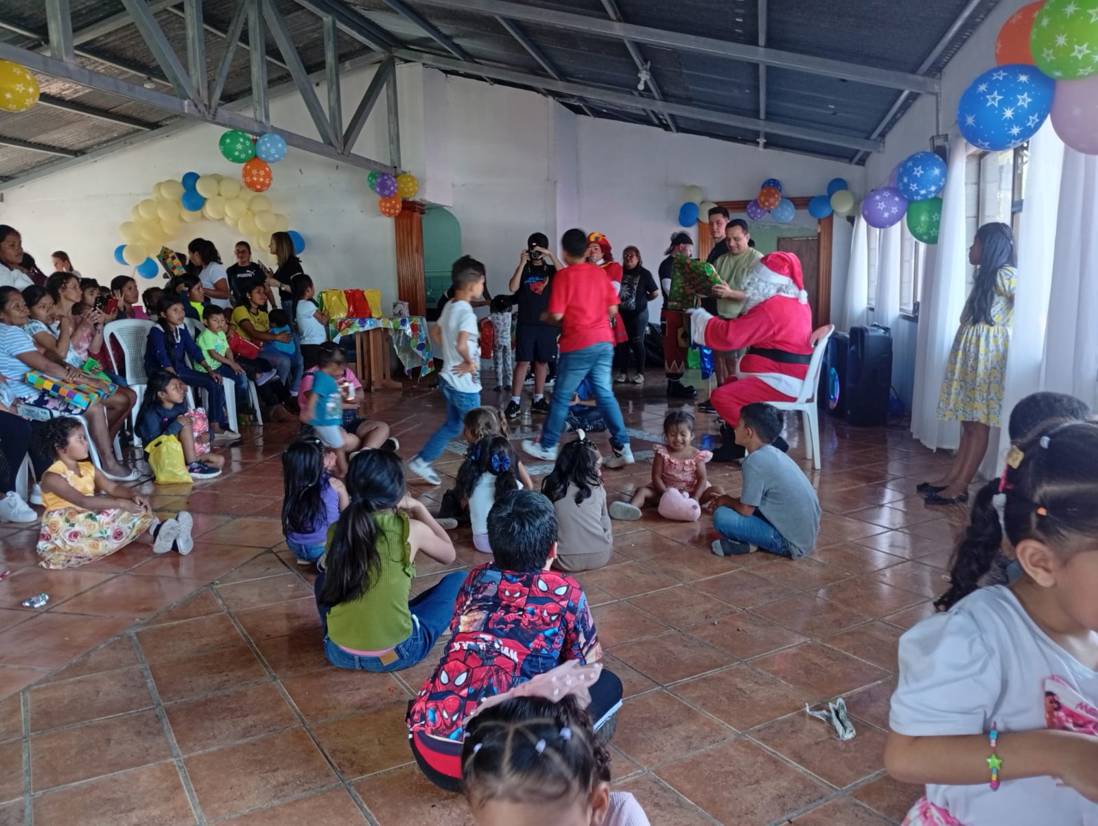 Actividad comunitaria navideña